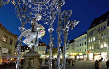 night-gaenseliesel-goettingen_800_zeppperwatermark